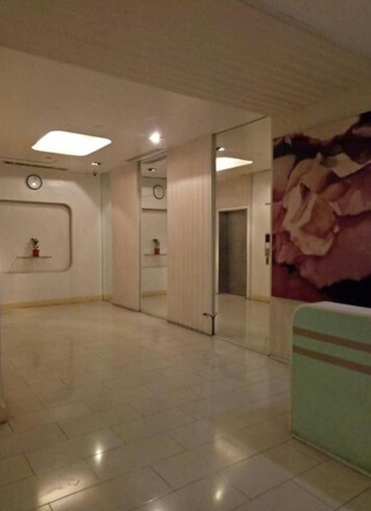 Dragonlink Suites Makati City Екстер'єр фото