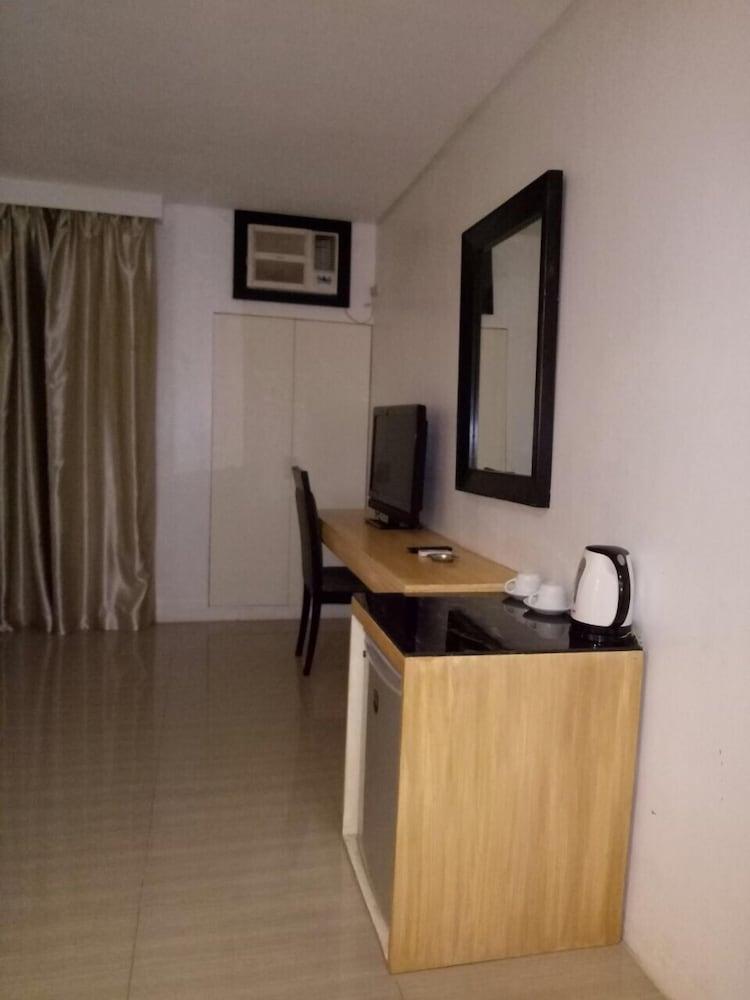 Dragonlink Suites Makati City Екстер'єр фото