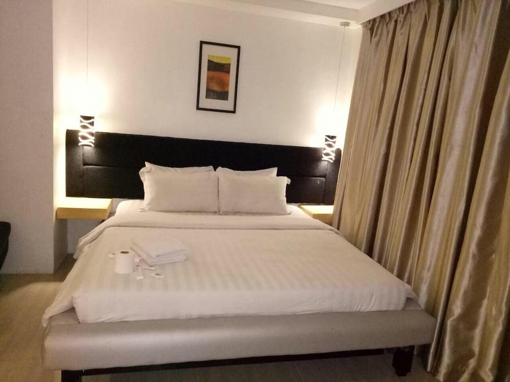 Dragonlink Suites Makati City Екстер'єр фото