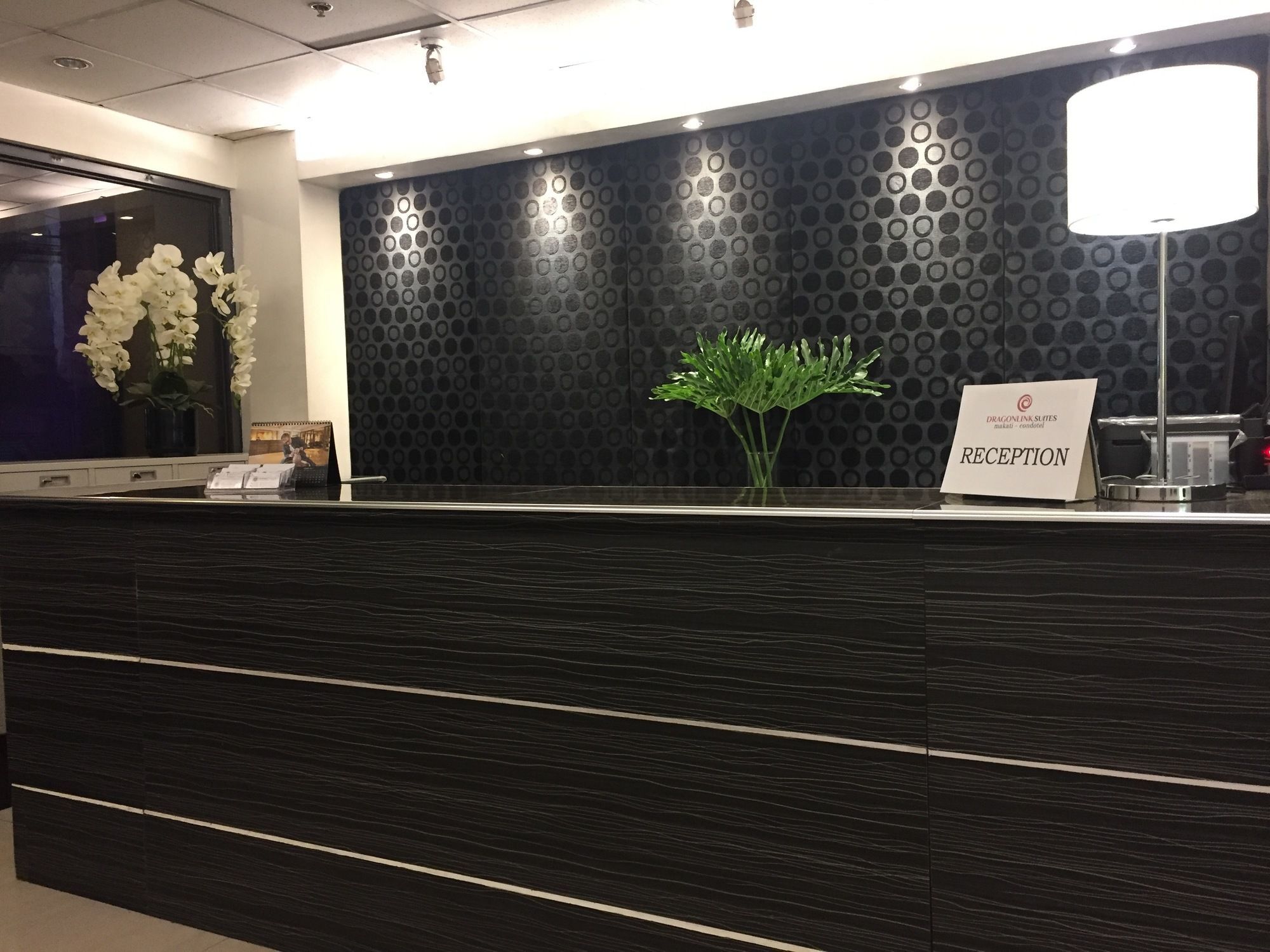 Dragonlink Suites Makati City Екстер'єр фото