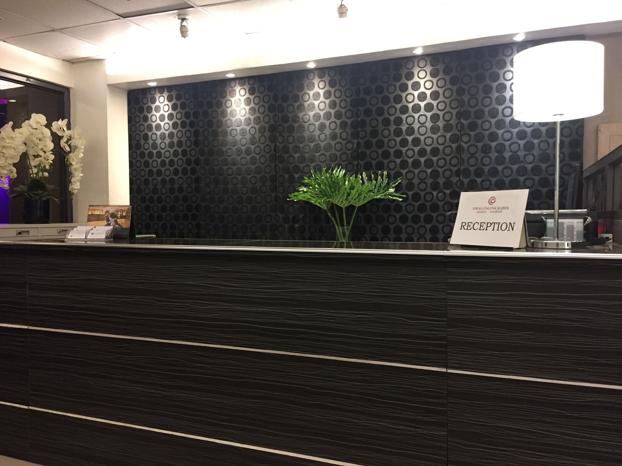 Dragonlink Suites Makati City Екстер'єр фото